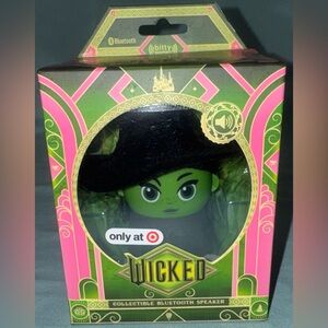 Wicked Bitty Boomers Elphaba
Portable Bluetooth Speaker